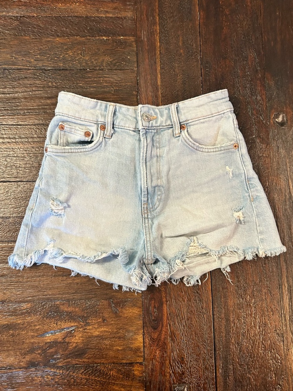 Zara Cut Off Light Wash Distressed Women’s Denim Jean Shorts with Raw Hem